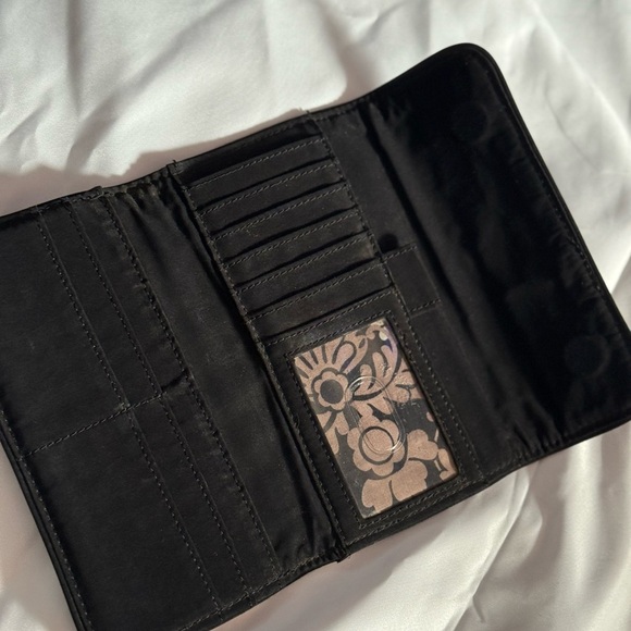 Vera Bradley Black Quilted Wallet - Picture 8 of 12